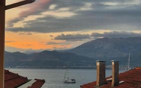 Lepanto Port Vibes - Apartment In The Heart Of Town